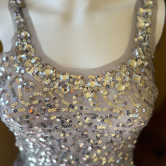 ✨ Vintage! Y2k! NWT XXI Silver Sequin Tank Top – Size M - Picture 2 of 12